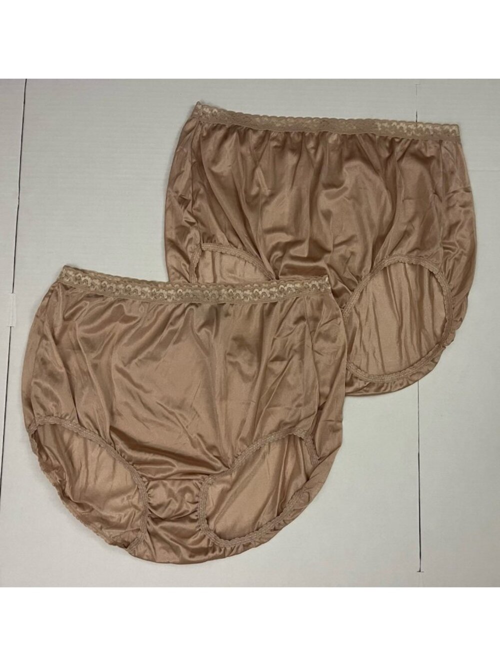 Hanes 100% Nylon Panties Women's 12 Lace Waistband Shiny 2pr NWOT
